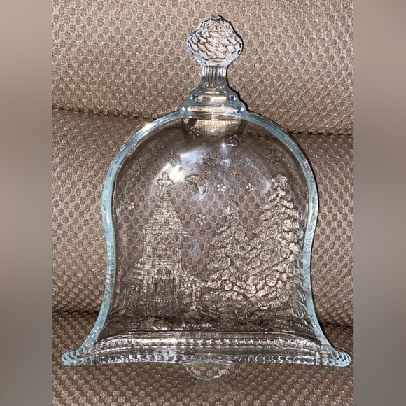 Vintage Christmas 🎄 Scene Bell Shaped Clear Glass Candy Dish - Picture 2 of 16